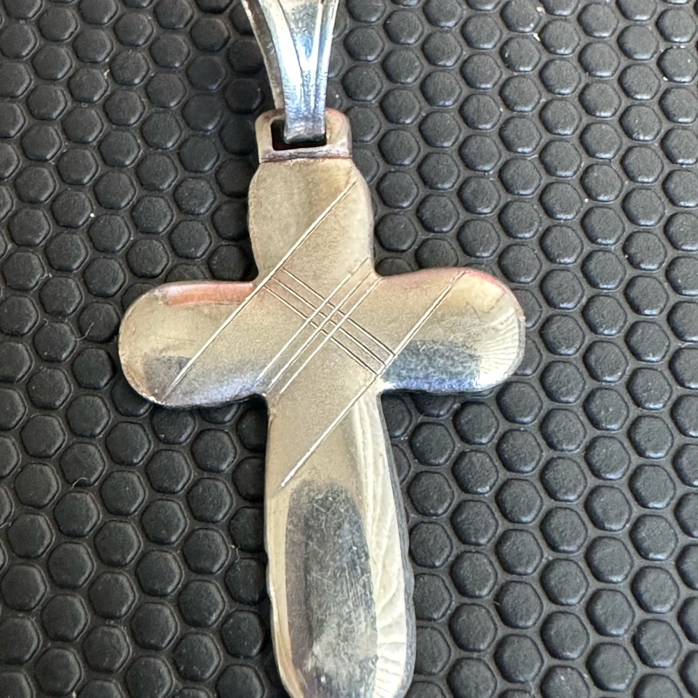 925 Polished Silver Cross Pendant Necklace - Classic Everyday Accent vintage